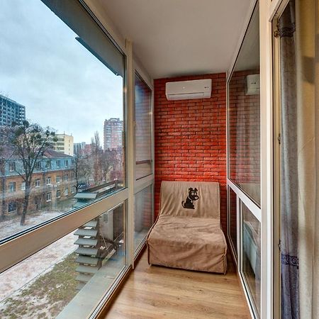 Apartments Near Ukraina Shopping Mall Kiev Bagian luar foto
