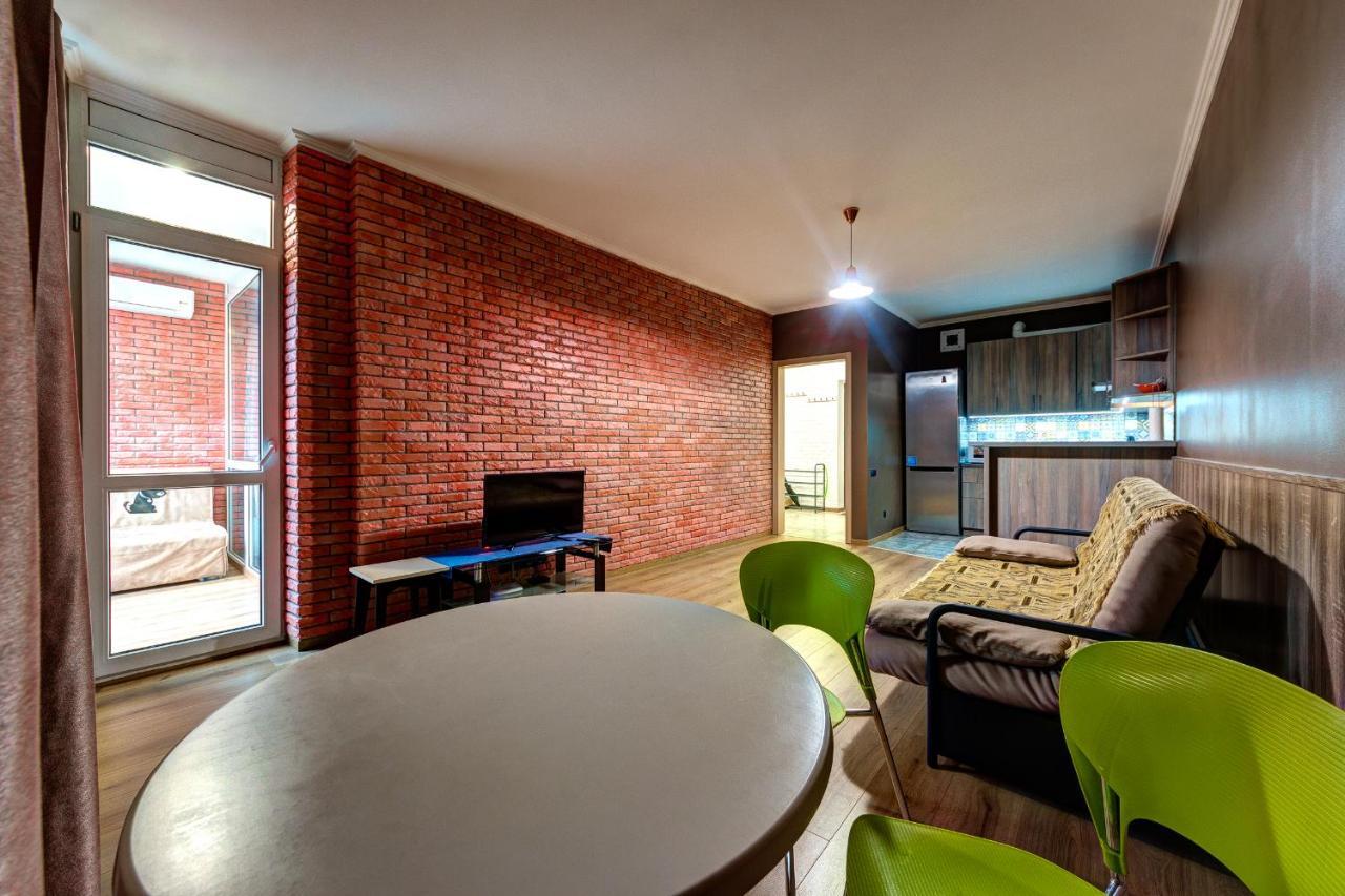 Apartments Near Ukraina Shopping Mall Kiev Bagian luar foto